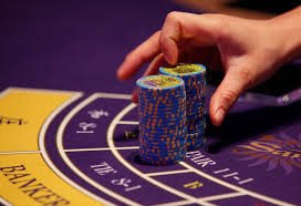 tarung Cash Out available on three-leg parlay bet with all legs unsettled during Champions League matches